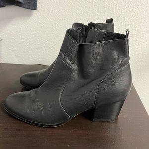 Crown Vintage Boots